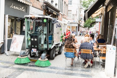 Glutton vous explique pourquoi choisir une balayeuse de voirie électrique